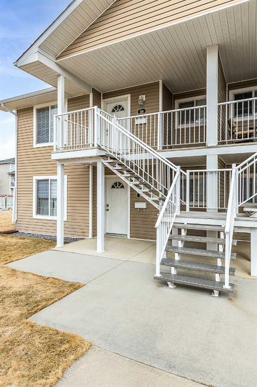 Picture of 37 Northlands Lane NE, Medicine Hat Real Estate Listing