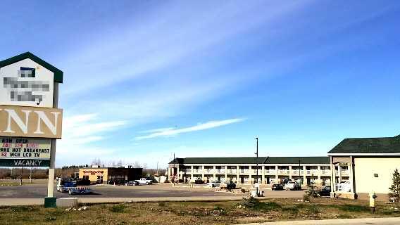 Picture of 5402 HIGHWAY Street , Valleyview Real Estate Listing