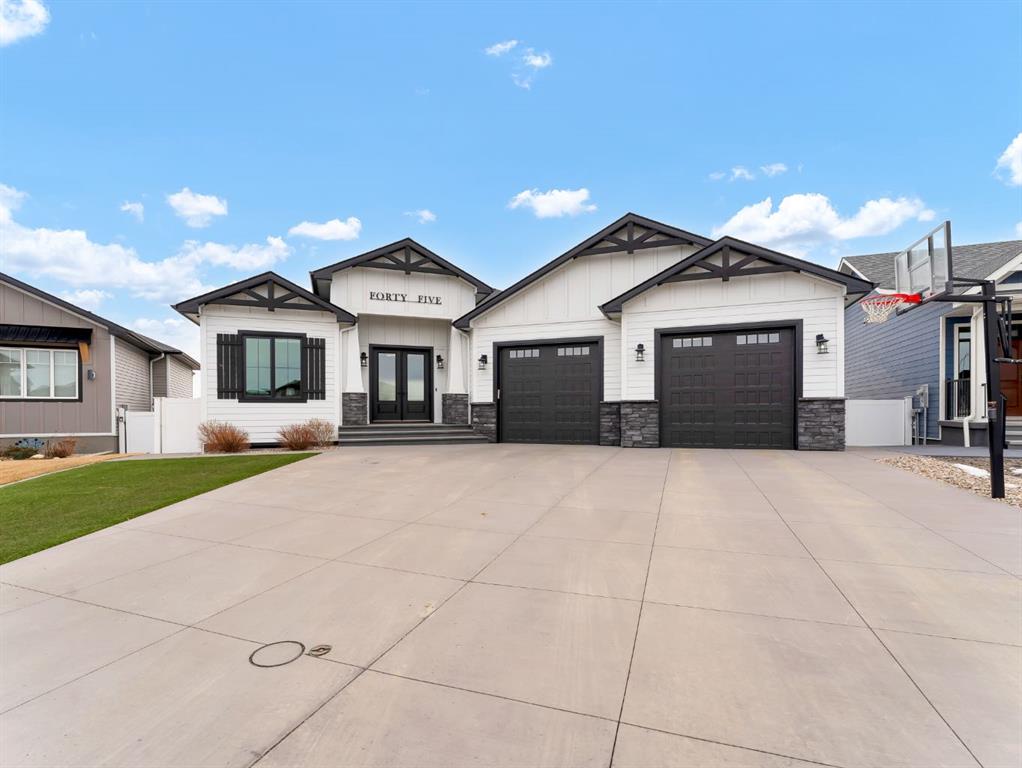 Picture of 45 Hamptons Gate SE, Medicine Hat Real Estate Listing