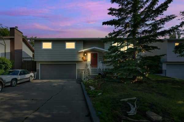 Picture of 285 9 Street SE, Three Hills Real Estate Listing