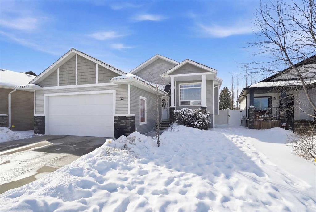 Picture of 32 Rozier Close , Sylvan Lake Real Estate Listing