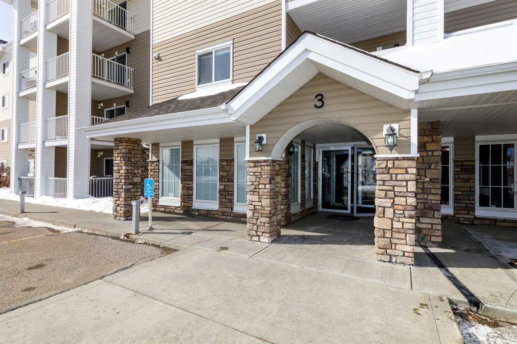 Picture of 214, 3 Broadway Rise  , Sylvan Lake Real Estate Listing