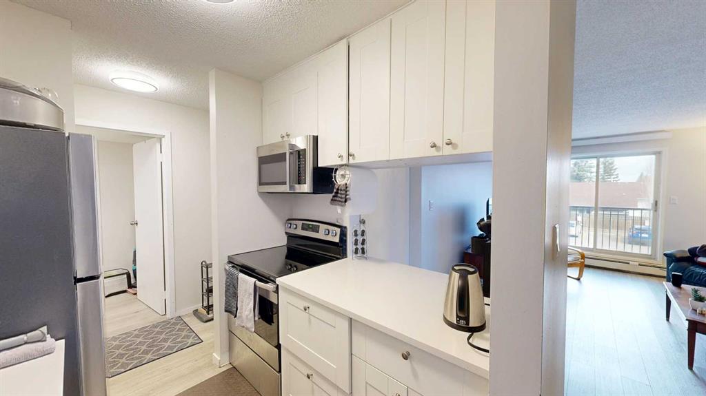 Picture of 202, 405 Columbia Boulevard W, Lethbridge Real Estate Listing