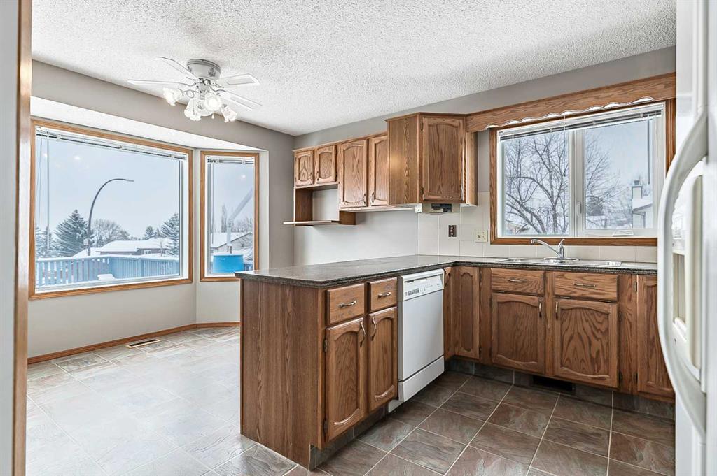 Picture of 104 Macewan Meadow Way NW, Calgary Real Estate Listing