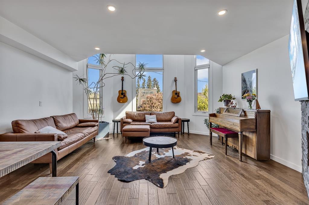 Picture of 2033 21 Avenue SW, Calgary Real Estate Listing