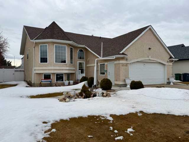 Picture of 5905 61 Ave  , Ponoka Real Estate Listing