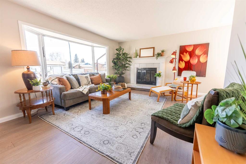 Picture of 4 Barrett Drive , Red Deer Real Estate Listing