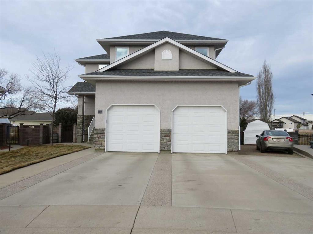 Picture of 29 Hunter Court NE, Medicine Hat Real Estate Listing
