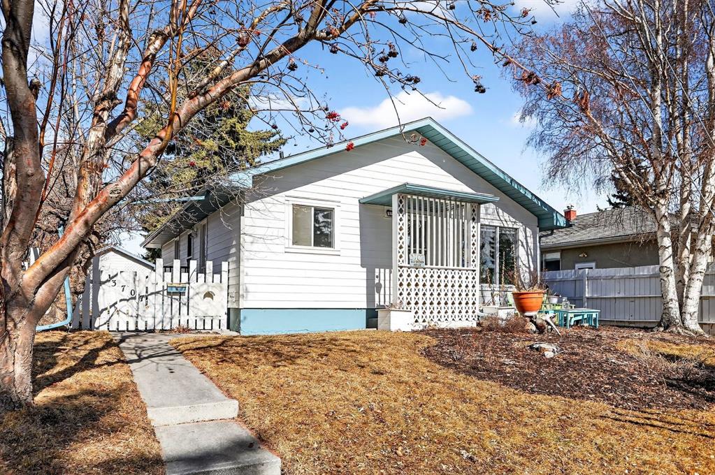 Picture of 3707 Glenbrook Drive SW, Calgary Real Estate Listing