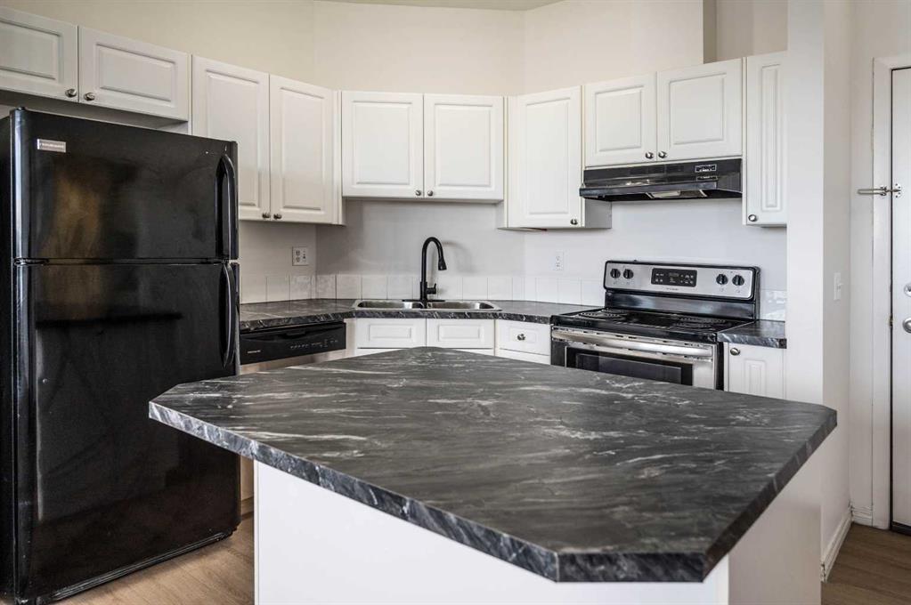 Picture of 310, 1000 Applevillage Court SE, Calgary Real Estate Listing