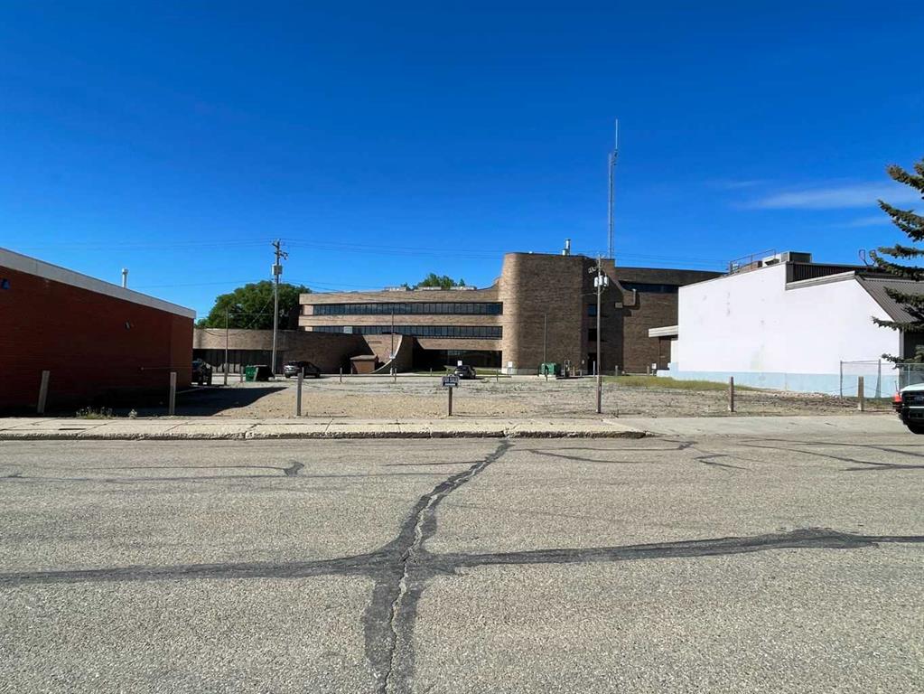 Picture of 5103 50 Avenue , Ponoka Real Estate Listing