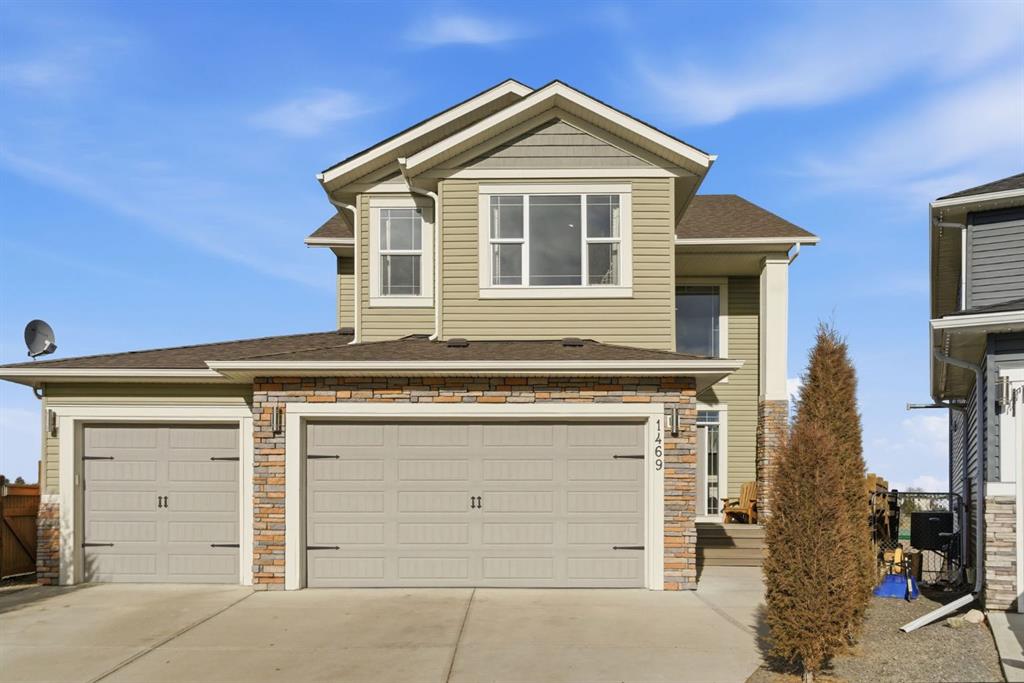 Picture of 1469 Aldrich Place , Carstairs Real Estate Listing