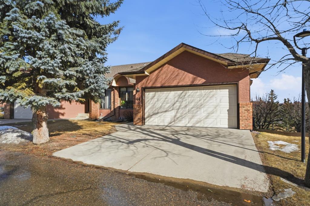 Picture of 44 Edgeland Close NW, Calgary Real Estate Listing