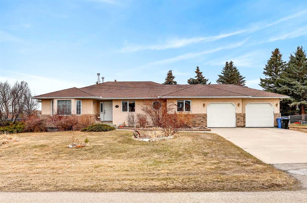 Picture of 1124 Gleneagles Drive , Carstairs Real Estate Listing