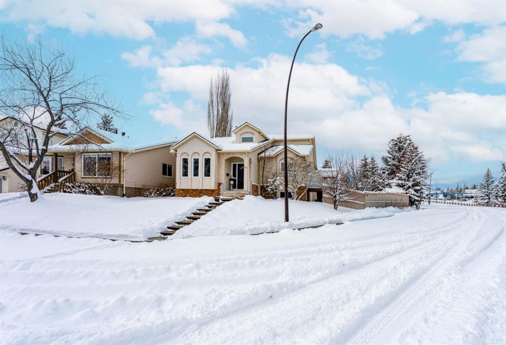 Picture of 215 Scenic Way NW, Calgary Real Estate Listing