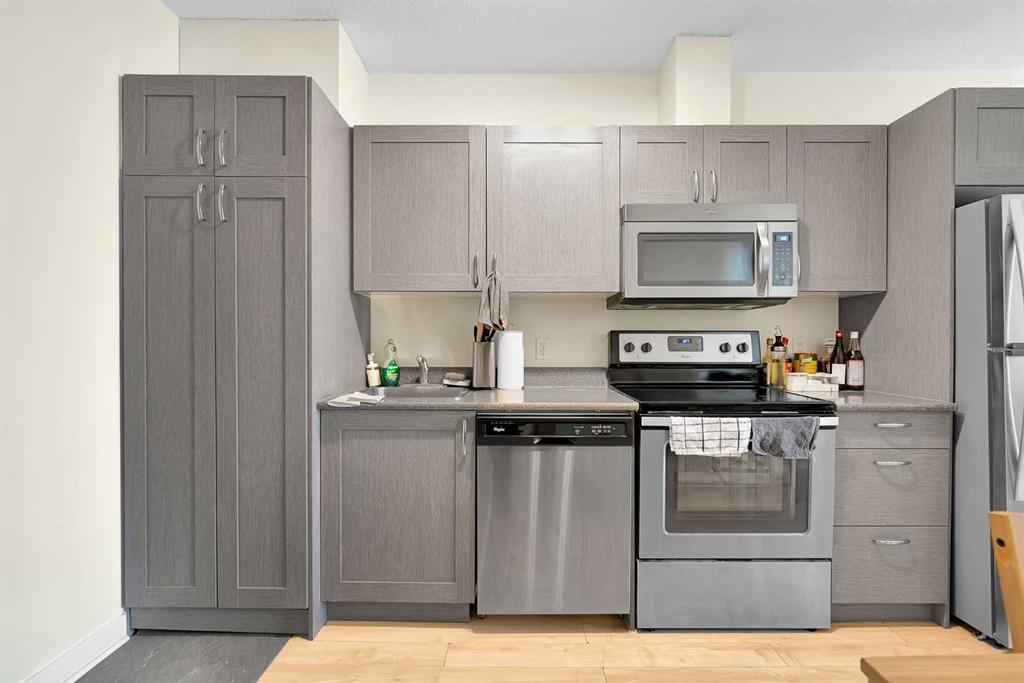 Picture of 804, 30 Brentwood Common NW, Calgary Real Estate Listing