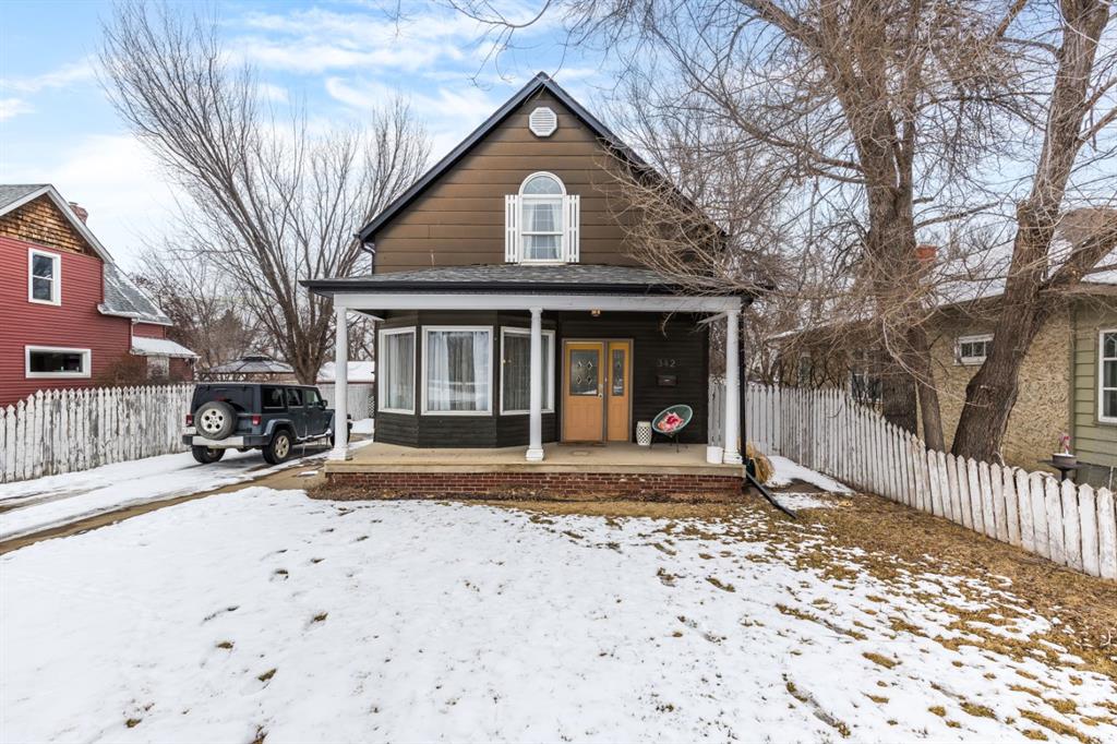Picture of 342 Cambridge Street SE, Medicine Hat Real Estate Listing