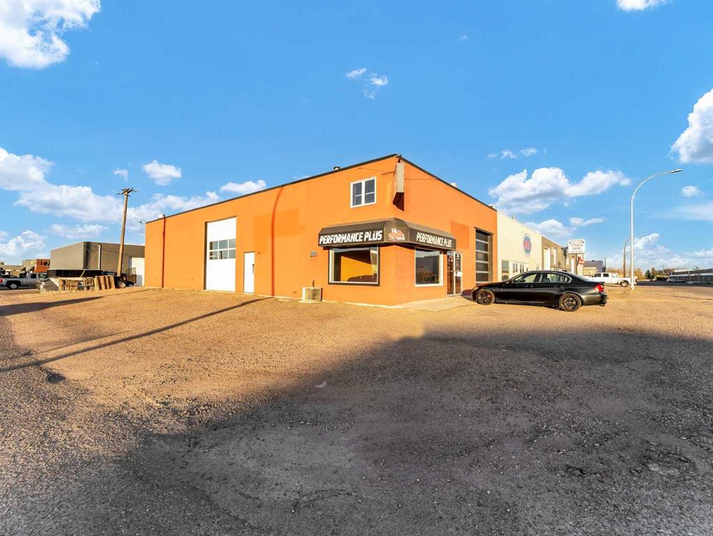 Picture of 674 17 Street SW, Medicine Hat Real Estate Listing