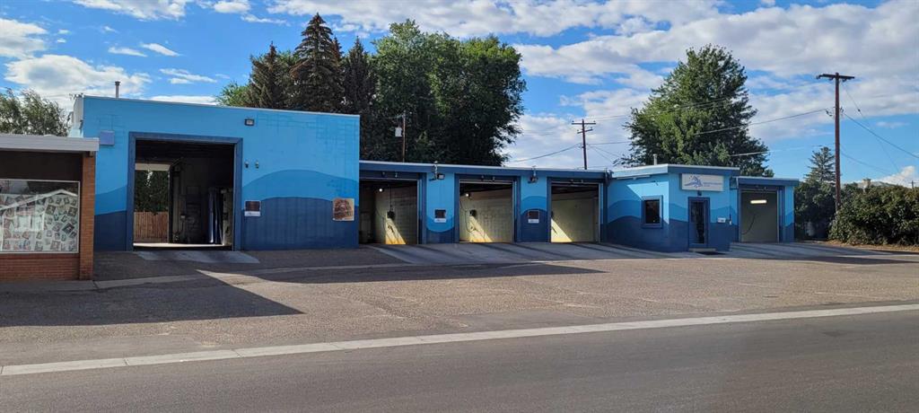 Picture of 1280 4 Avenue NE, Medicine Hat Real Estate Listing