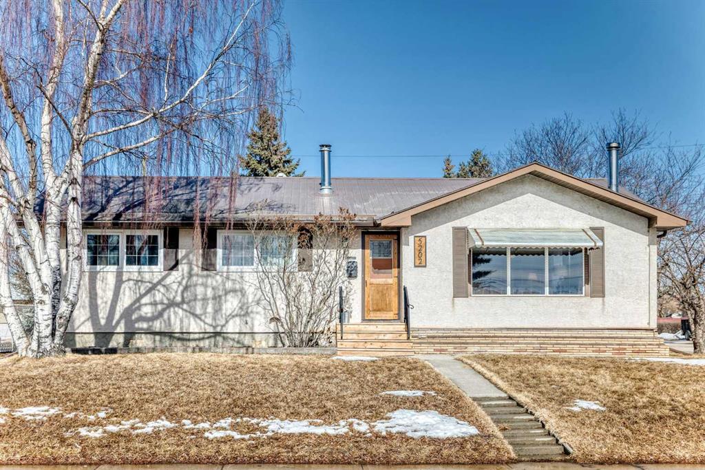 Picture of 5202 44 Street , Olds Real Estate Listing