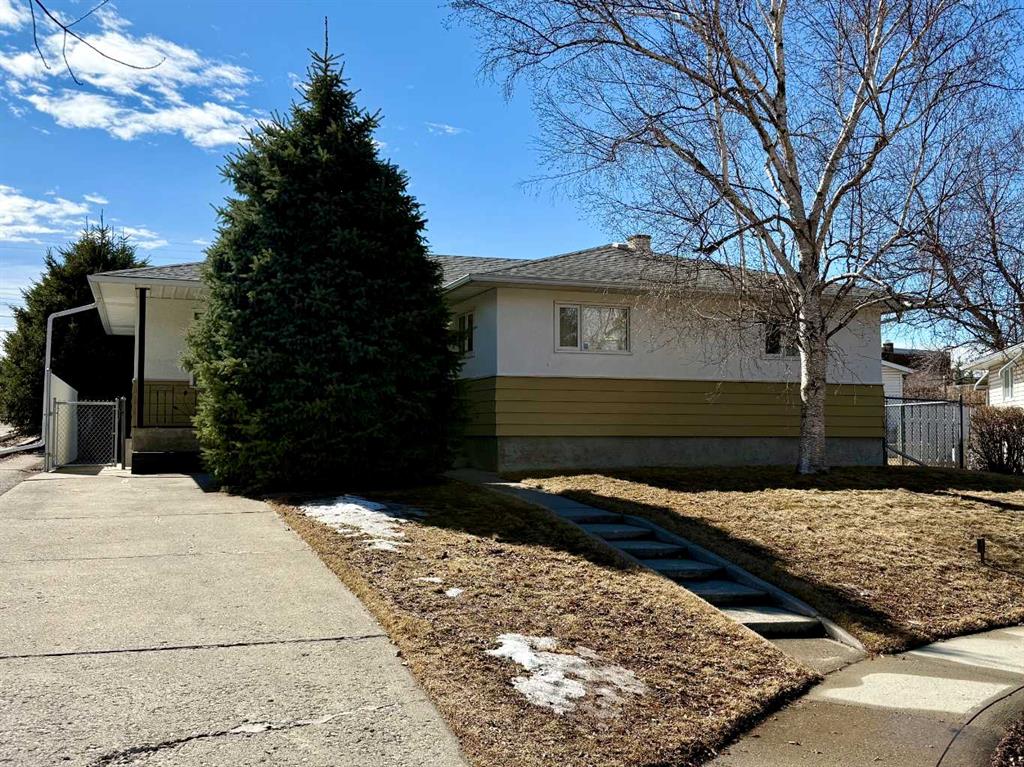 Picture of 151 Fielding Drive SE, Calgary Real Estate Listing