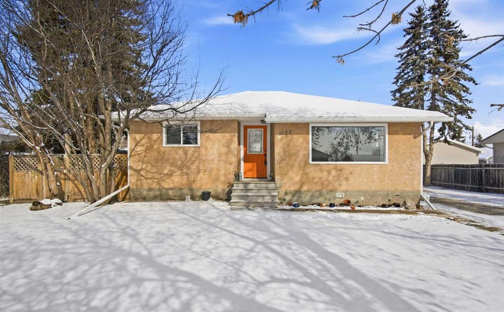 Picture of 1122 Centre Street , Carstairs Real Estate Listing