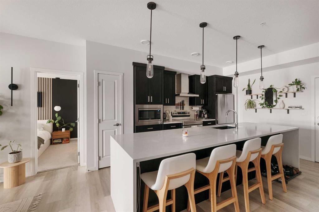 Picture of 1106, 42 Cranbrook Gardens SE, Calgary Real Estate Listing