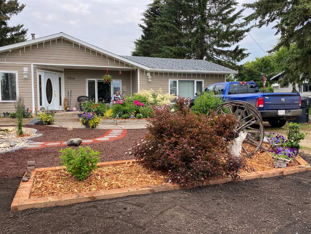 Picture of 5014 51 Street , Islay Real Estate Listing