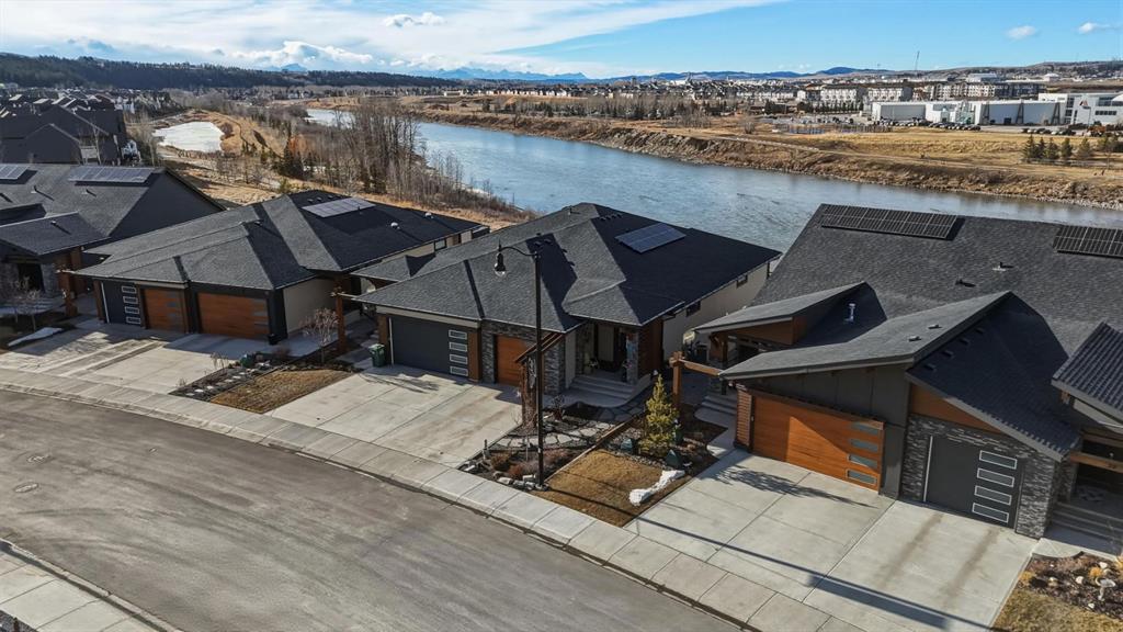 Picture of 31 Riviera Court , Cochrane Real Estate Listing