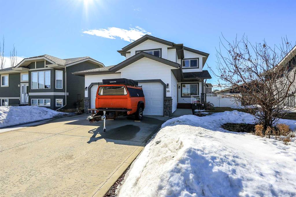 Picture of 98 Pine Crescent , Blackfalds Real Estate Listing