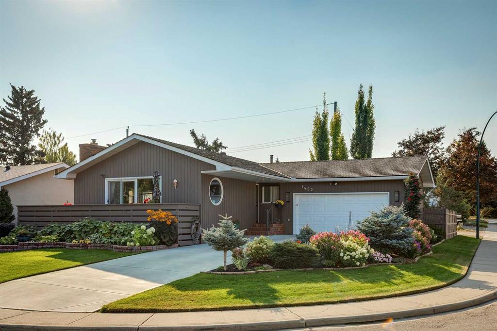 Picture of 1423 107 Avenue SW, Calgary Real Estate Listing