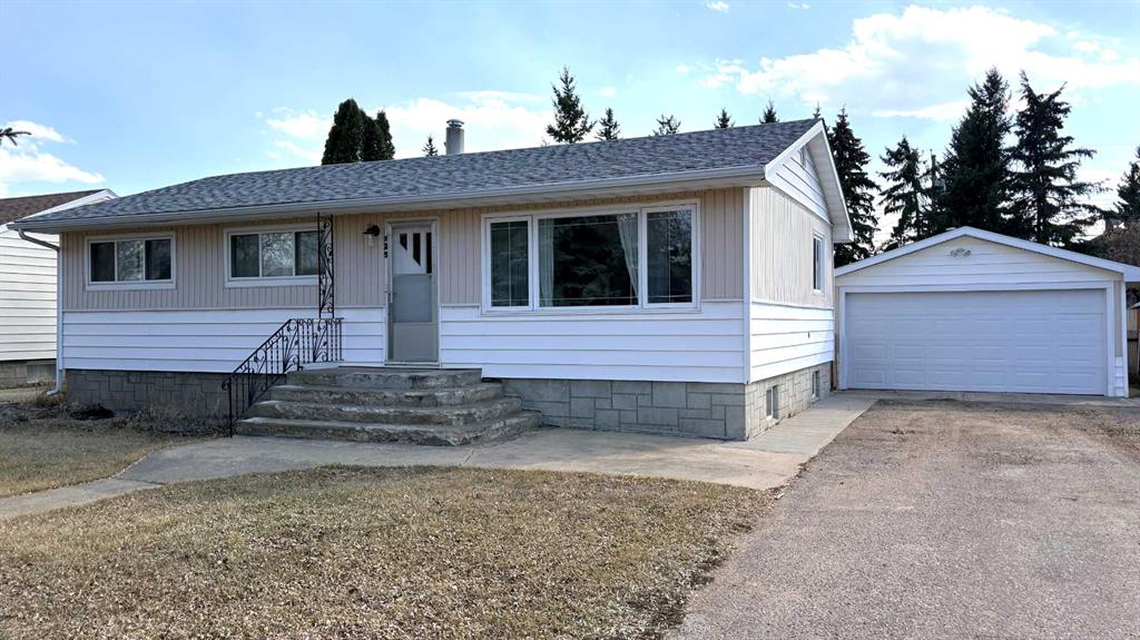 Picture of 725 7 Avenue , Wainwright Real Estate Listing