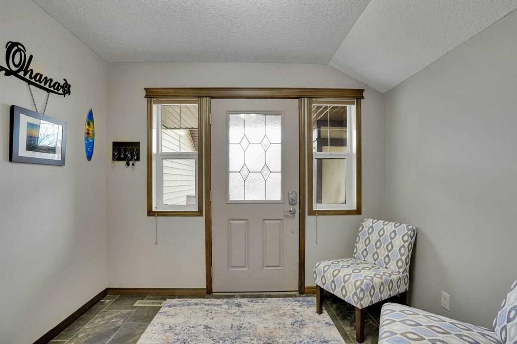 Picture of 300 Coopers Hill SW, Airdrie Real Estate Listing