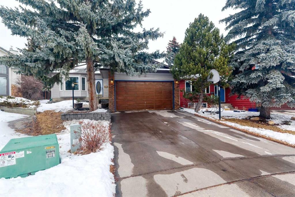 Picture of 15 Edgeland Mews NW, Calgary Real Estate Listing
