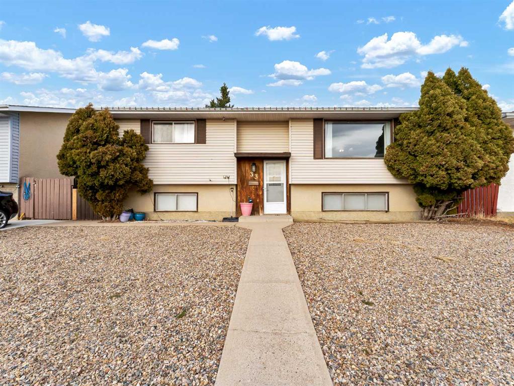 Picture of 33 Ross Glen Road SE, Medicine Hat Real Estate Listing