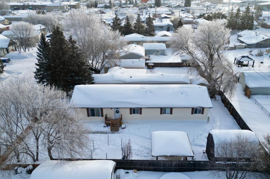 Picture of 10213 104 Ave La Crete  , La Crete Real Estate Listing