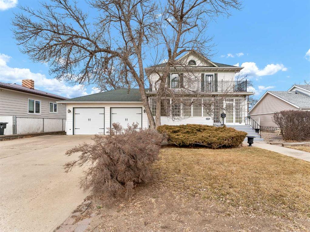 Picture of 134 3 Street SW, Medicine Hat Real Estate Listing