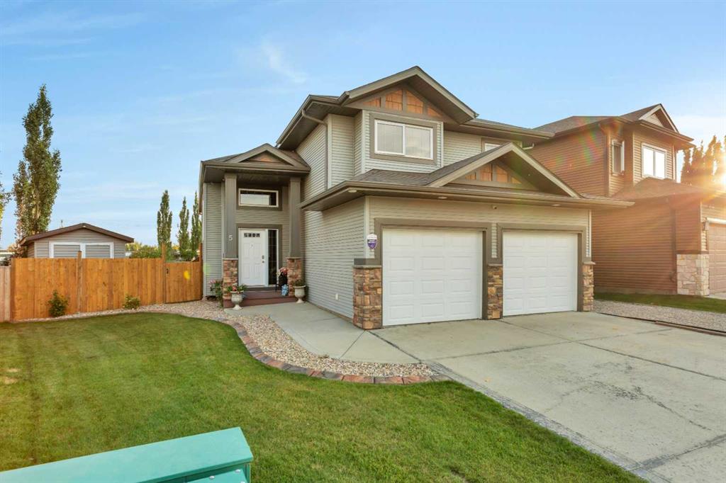 Picture of 5 Heritage Drive , Penhold Real Estate Listing