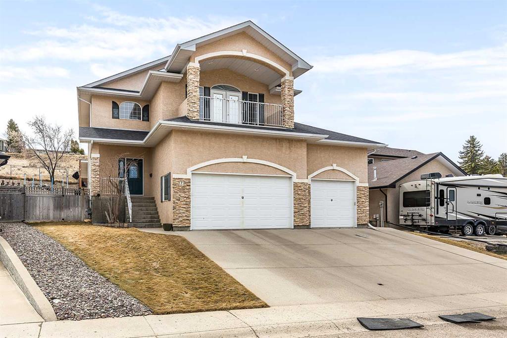 Picture of 7 Chinook Place SW, Medicine Hat Real Estate Listing