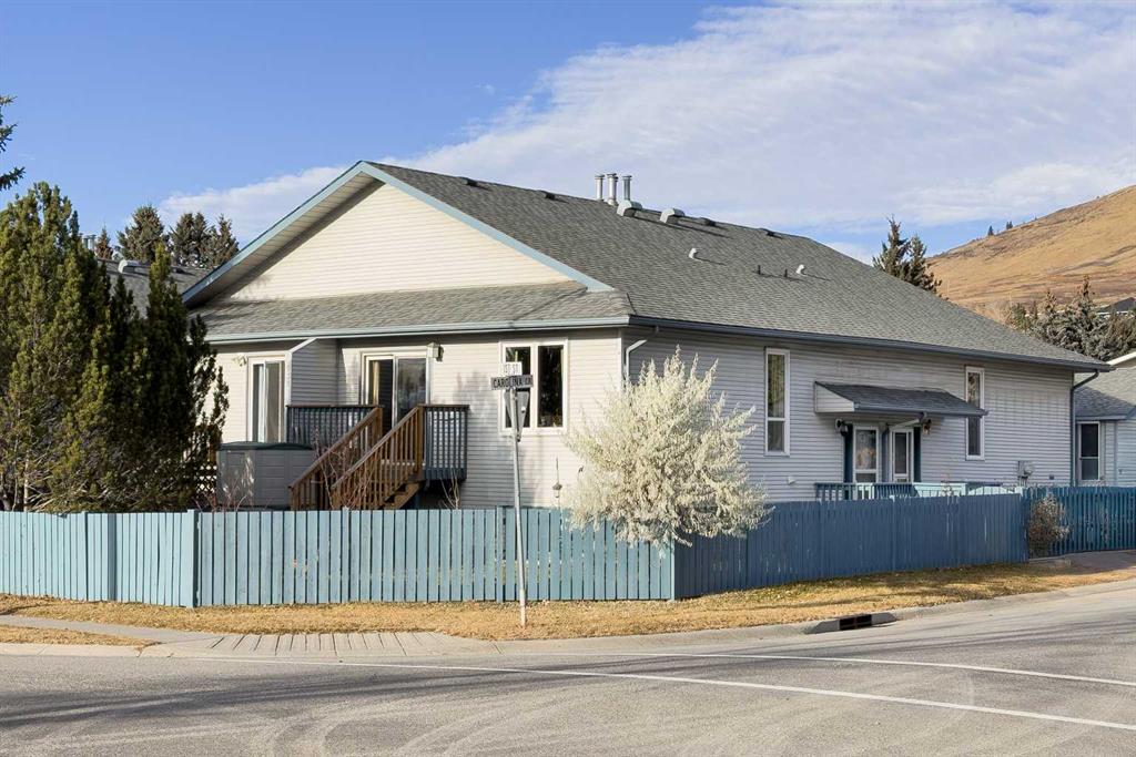 Picture of 2, 532 First Street Street E, Cochrane Real Estate Listing