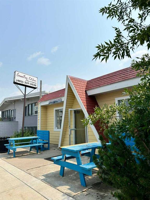 Picture of 1123 Osler Street , Carstairs Real Estate Listing