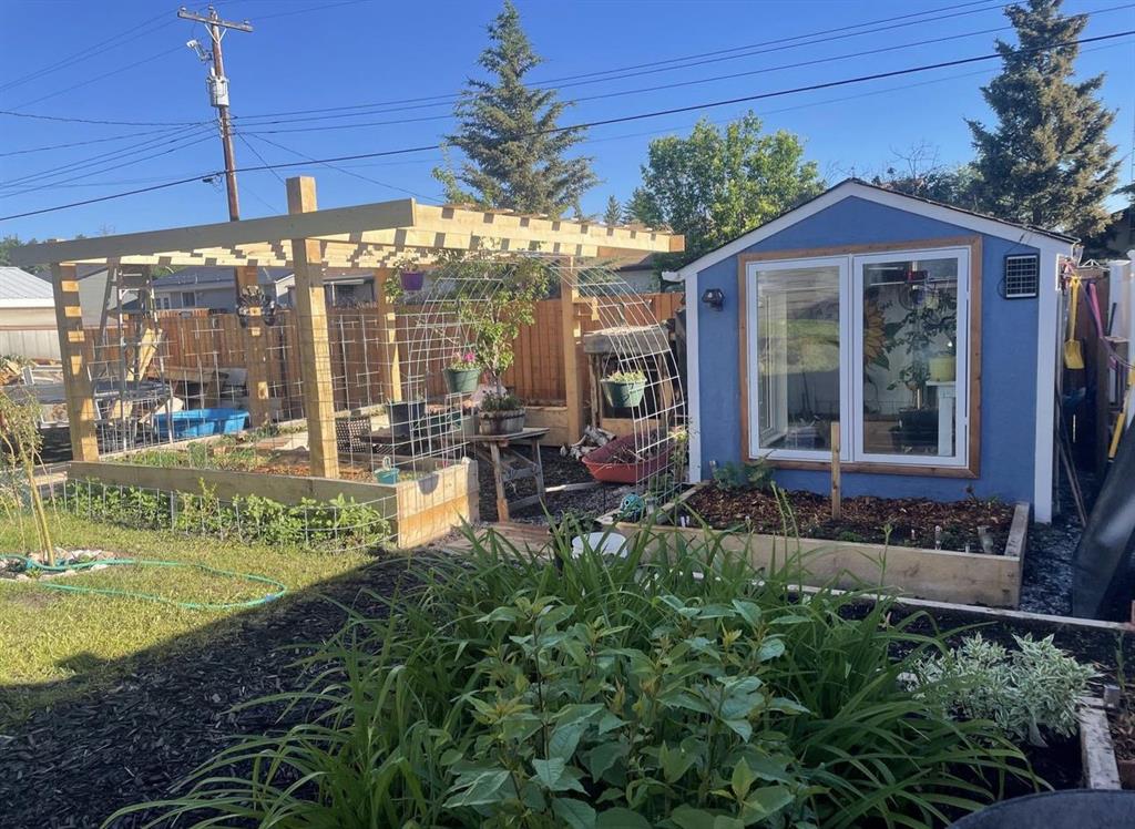 Picture of 218 8 Avenue NE, Sundre Real Estate Listing