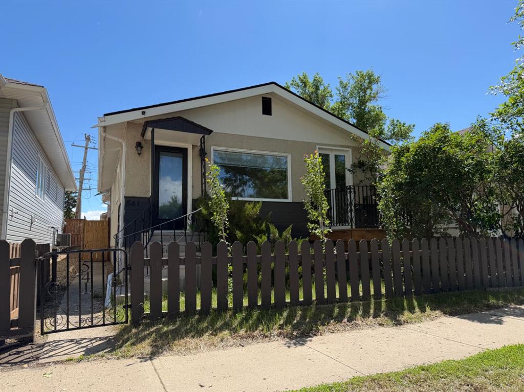 Picture of 541 3 Avenue W, Drumheller Real Estate Listing