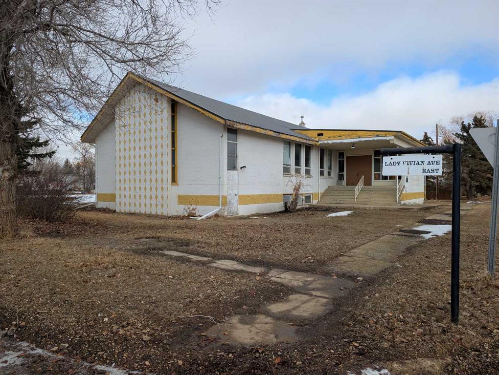 Picture of 110 Lady Vivian Street E, Galahad Real Estate Listing