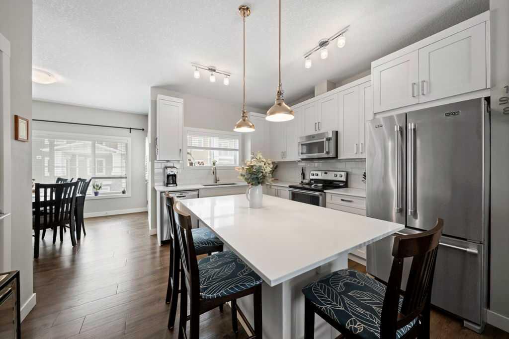 Picture of 512 Cranford Drive SE, Calgary Real Estate Listing
