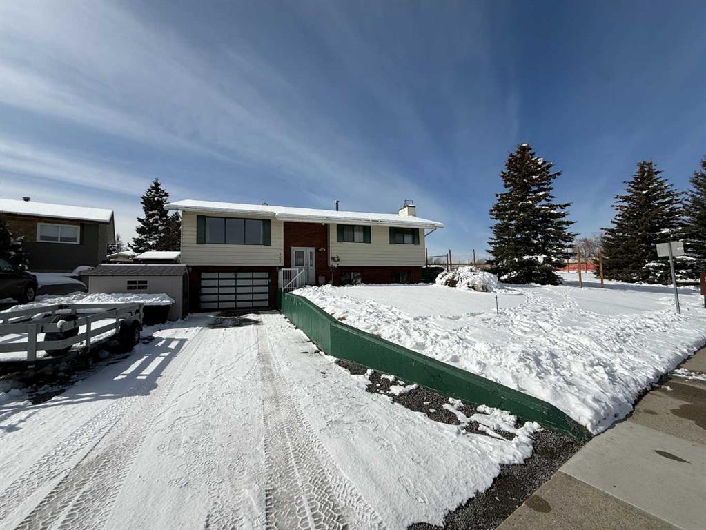 Picture of 202 Maligne Drive , Hinton Real Estate Listing