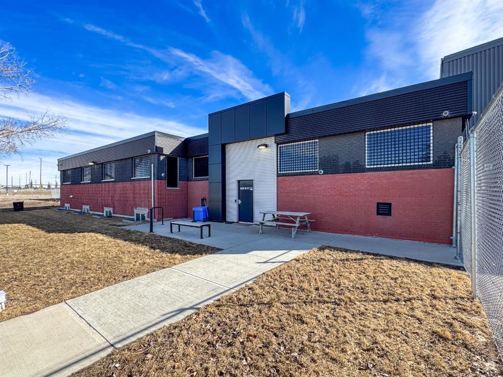 Picture of 5430 30 Street SE, Calgary Real Estate Listing