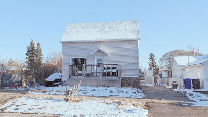 Picture of 311 47 Avenue W, Claresholm Real Estate Listing
