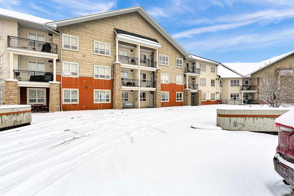 Picture of 415, 26 Val Gardena View SW, Calgary Real Estate Listing