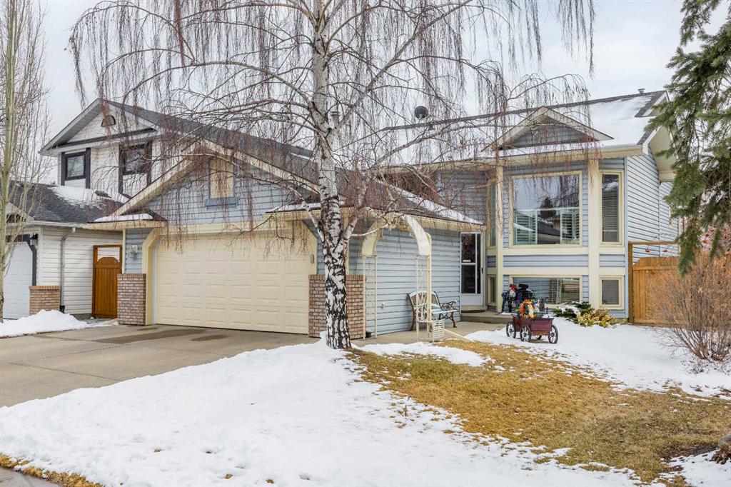 Picture of 1331 Sunvista Way SE, Calgary Real Estate Listing